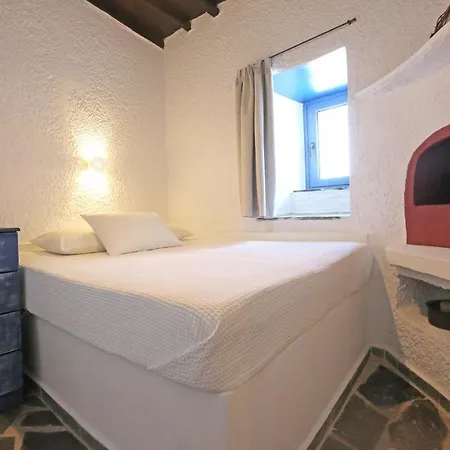 Holiday home Le Petit Chateau Ano Syros