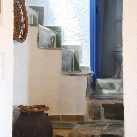 Le Petit Chateau Ano Syros