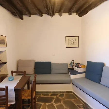 Casa de Férias Le Petit Château Ano Syros
