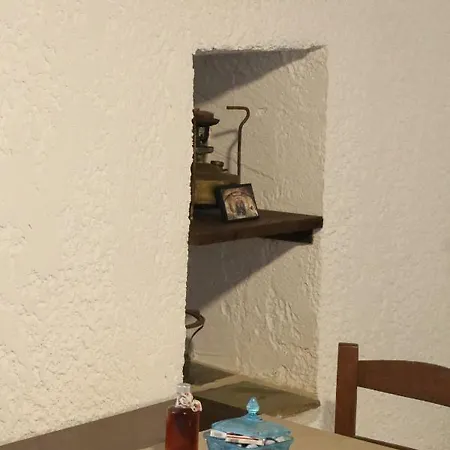 Le Petit Château * Ano Syros