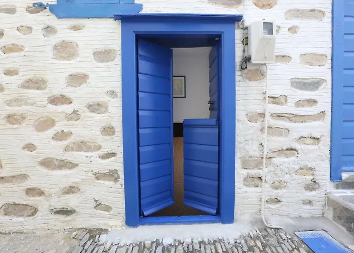 Holiday home Le Petit Chateau Ano Syros