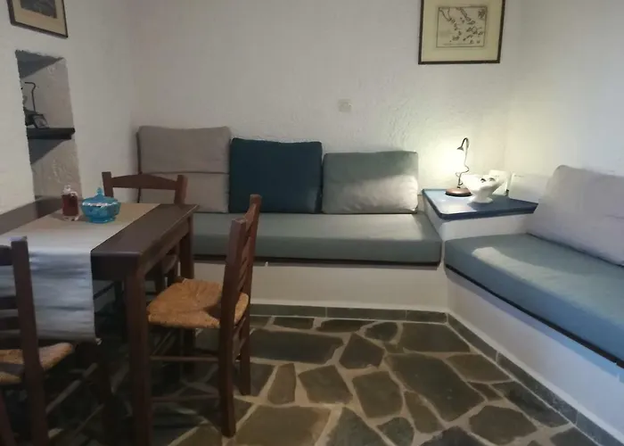 Le Petit Chateau Holiday home Ano Syros